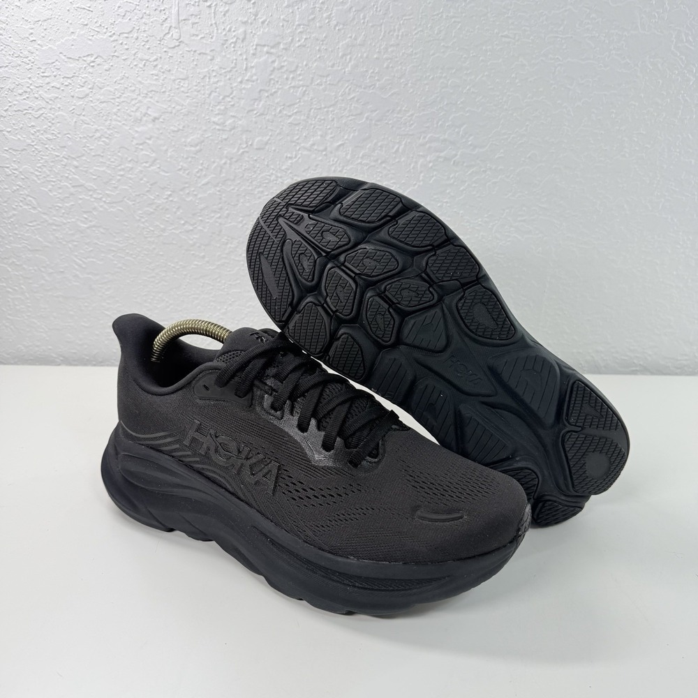 Hoka One One Clifton 11 Women's Size 9B Black/Black Running Shoe New Without Box